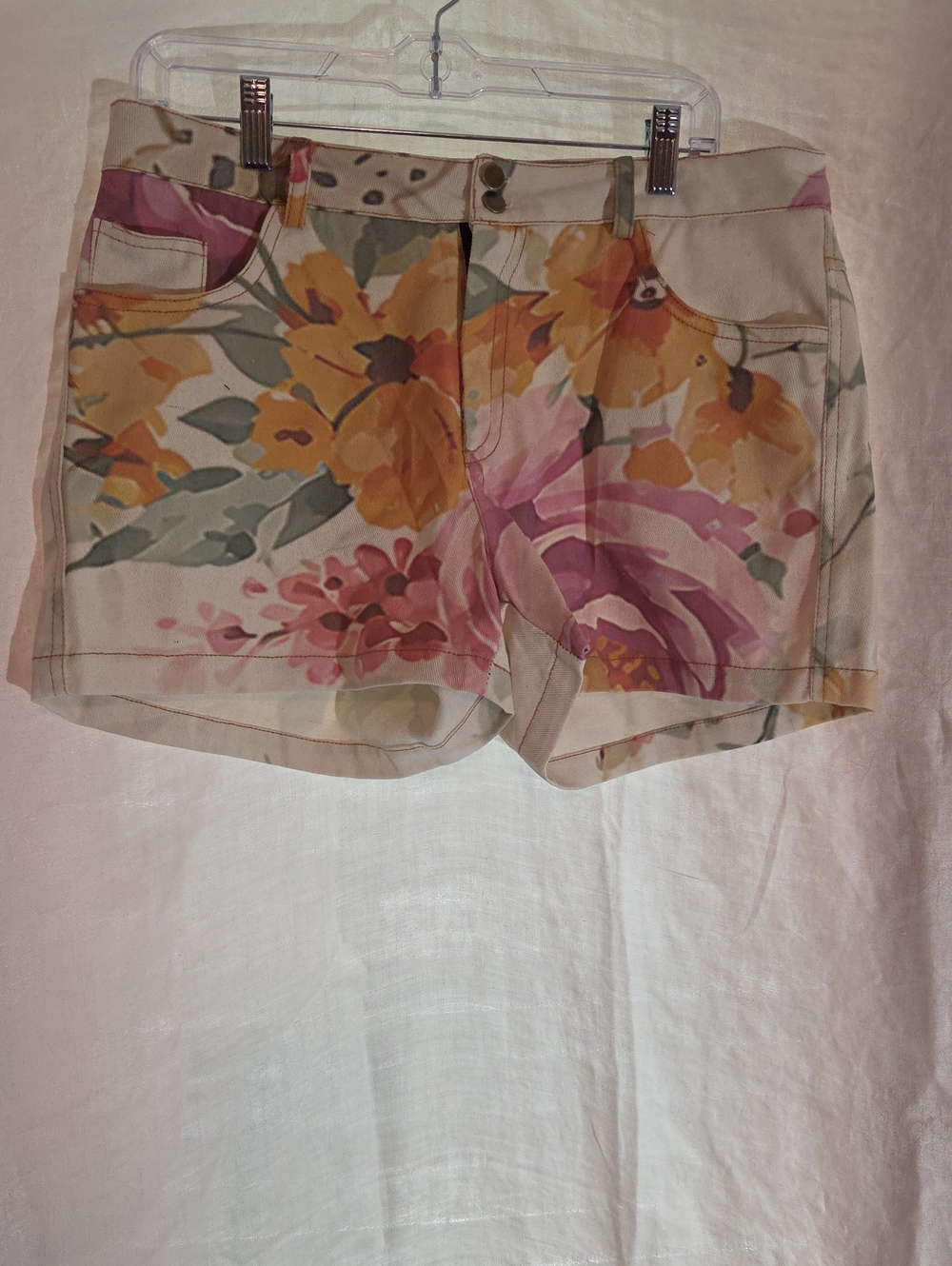 Floral Print Women's Cotton Shorts in Cream and Pink